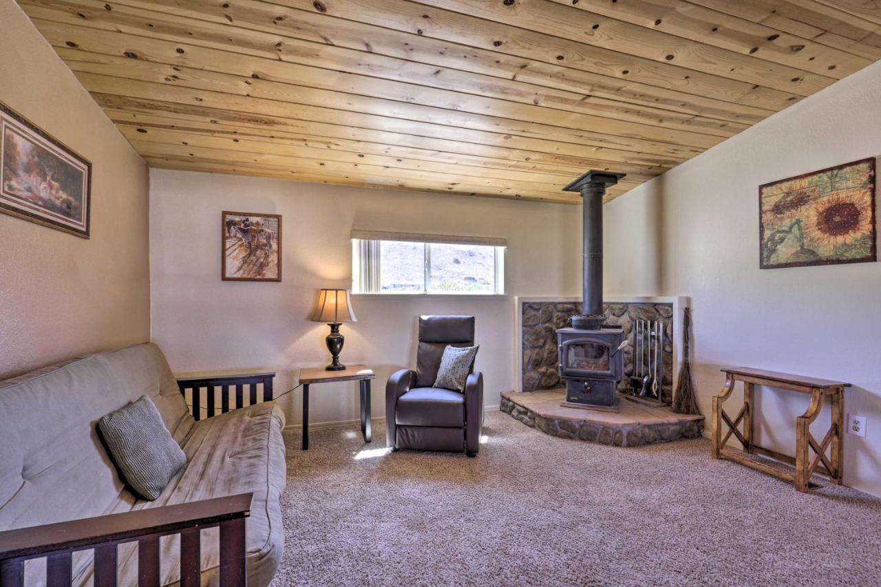 Rustic Bullhead City Retreat With Porch And Views ภายนอก รูปภาพ