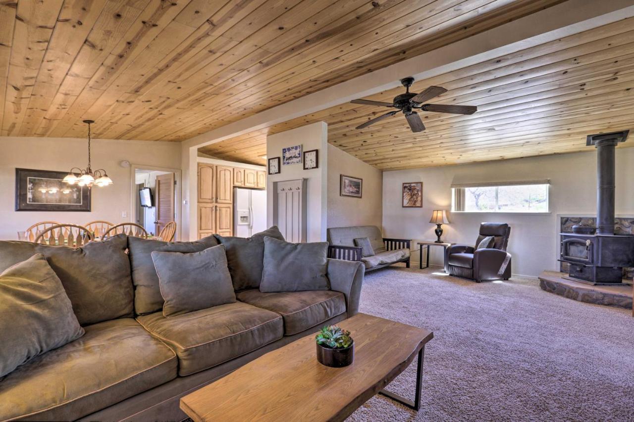 Rustic Bullhead City Retreat With Porch And Views ภายนอก รูปภาพ