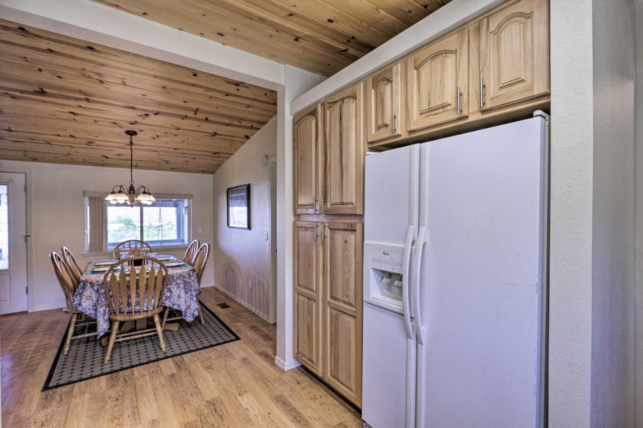 Rustic Bullhead City Retreat With Porch And Views ภายนอก รูปภาพ