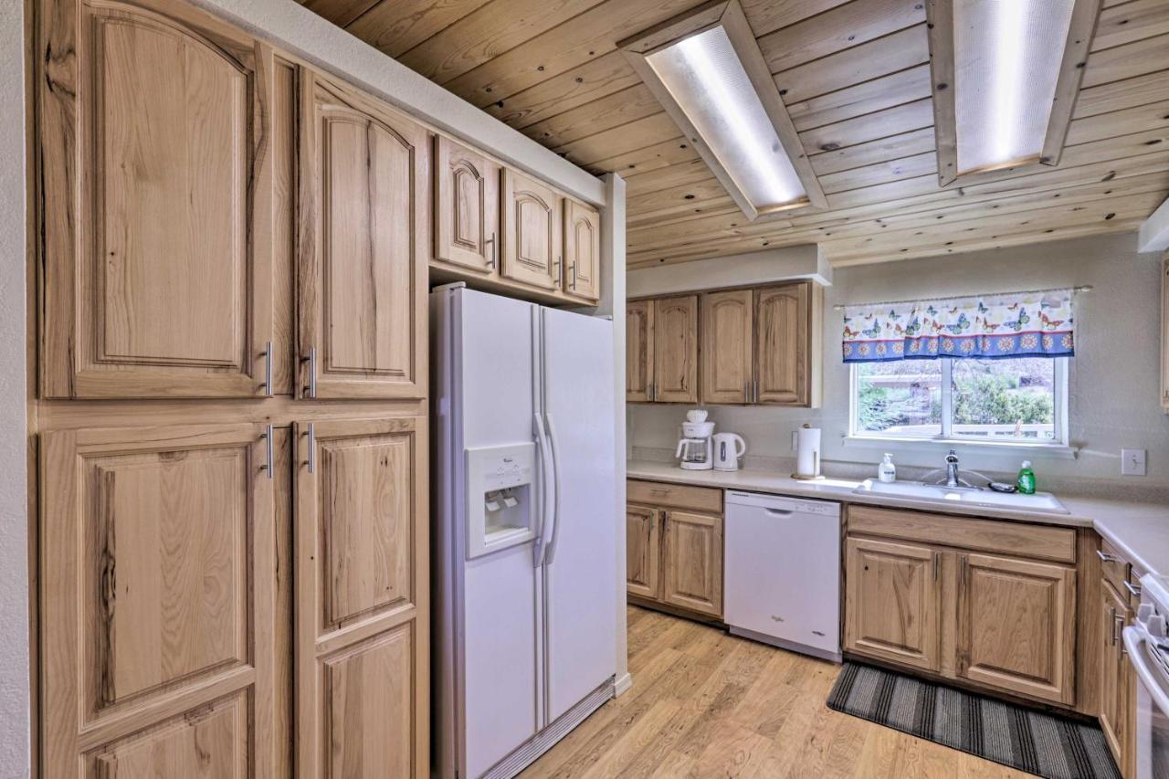 Rustic Bullhead City Retreat With Porch And Views ภายนอก รูปภาพ
