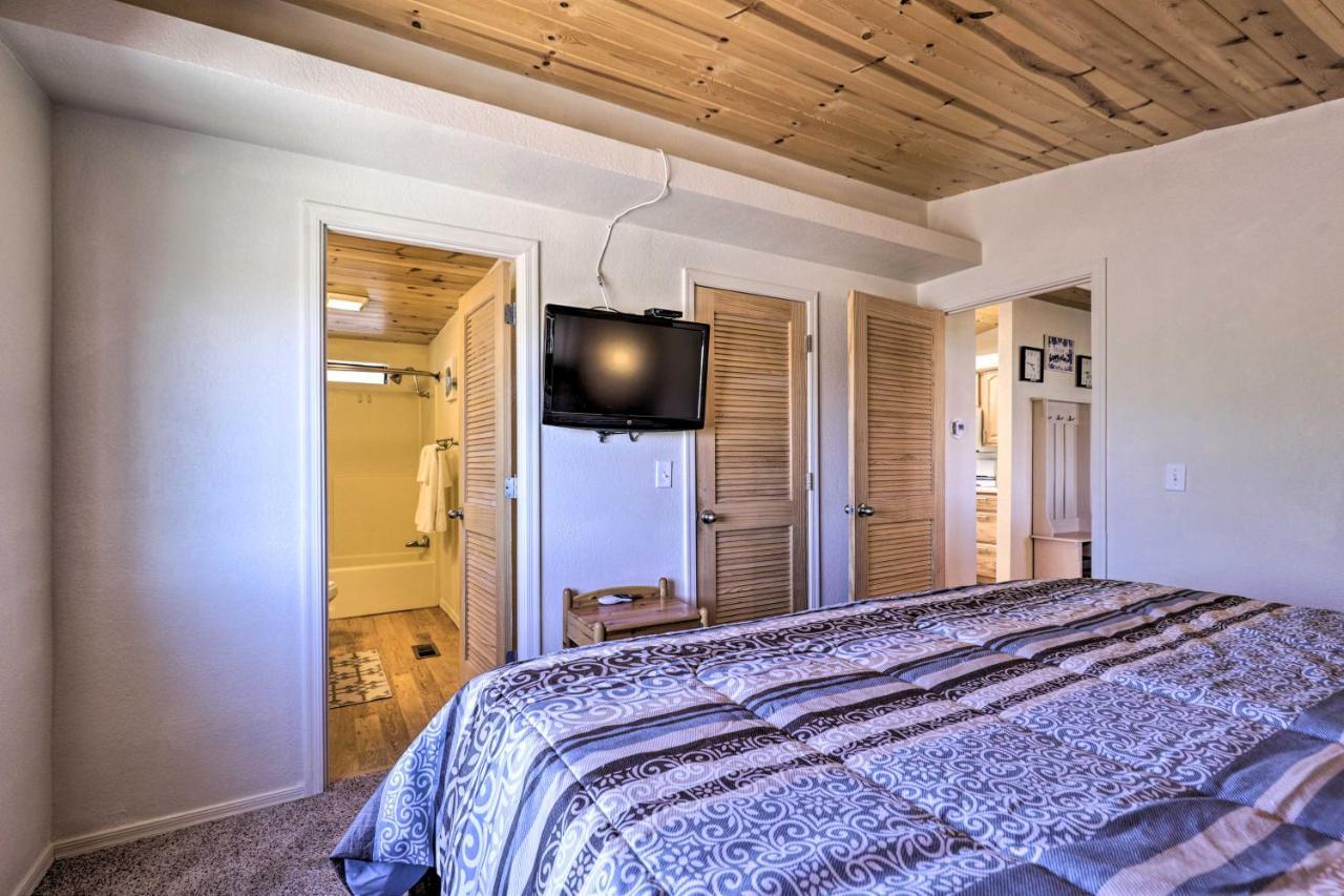 Rustic Bullhead City Retreat With Porch And Views ภายนอก รูปภาพ
